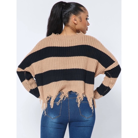 🆕Distressed striped sweater - Picture 3 of 9